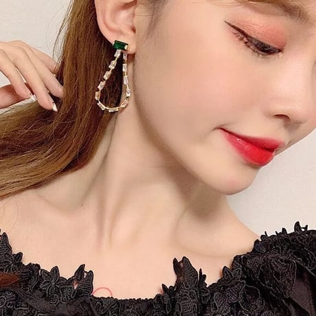 emerald square stone loop  pierce