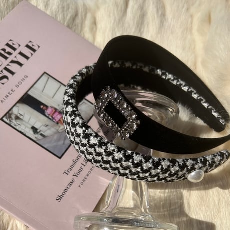 Houndstooth pattern/black hair band
