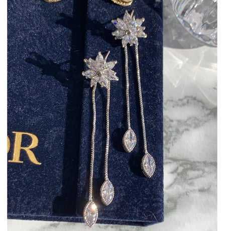 flower × leaf long chain pierce