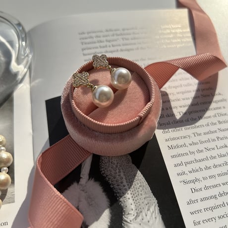 flower stone × pearl pierce