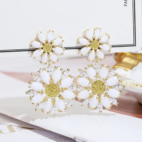 double marguerite pierce