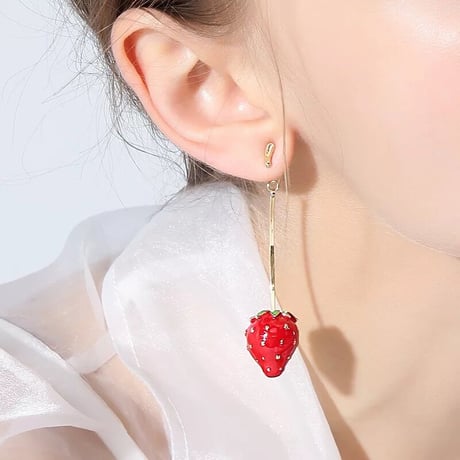 strawberry pierce