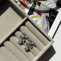 ribbon × drop stone  pierce