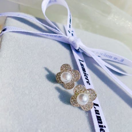 flower stone × pearl pierce