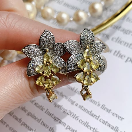 flower topaz stone  pierce