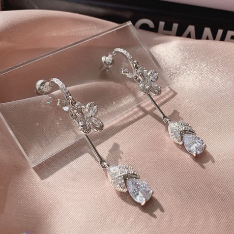 flower × drop stone long loop pierce