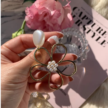 flower × pearl big pierce