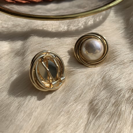 vintage big pearl pierce