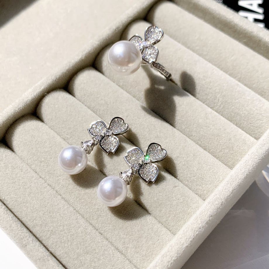 625699350d4f3a77e6e2add4