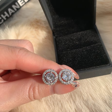 one point stone pierce