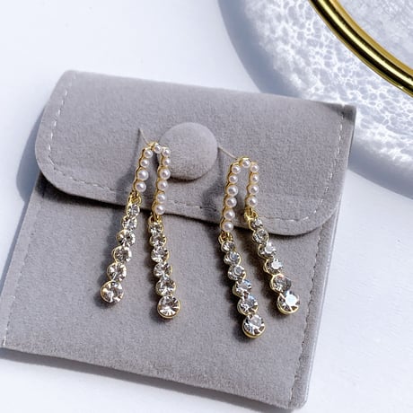 stone × pearl double pierce