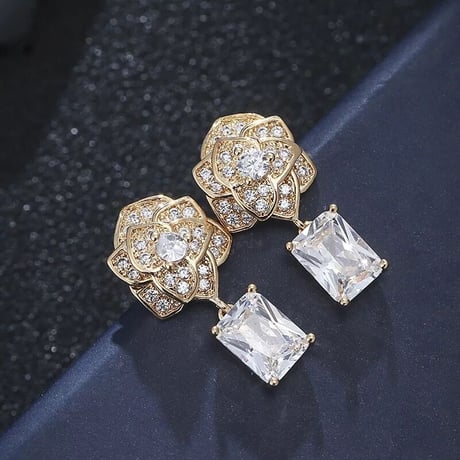 rose × square stone pierce