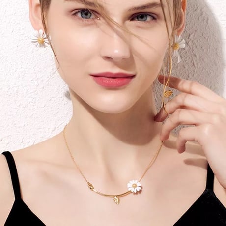 daisy asymmetry pierce