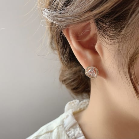 triangle stone loop pierce