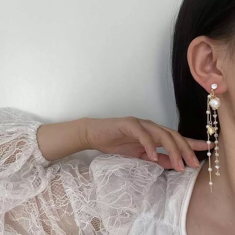 flower × pearl long chain pierce