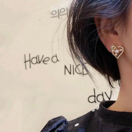 heart × pearl pierce