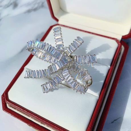 solid cord  brooch