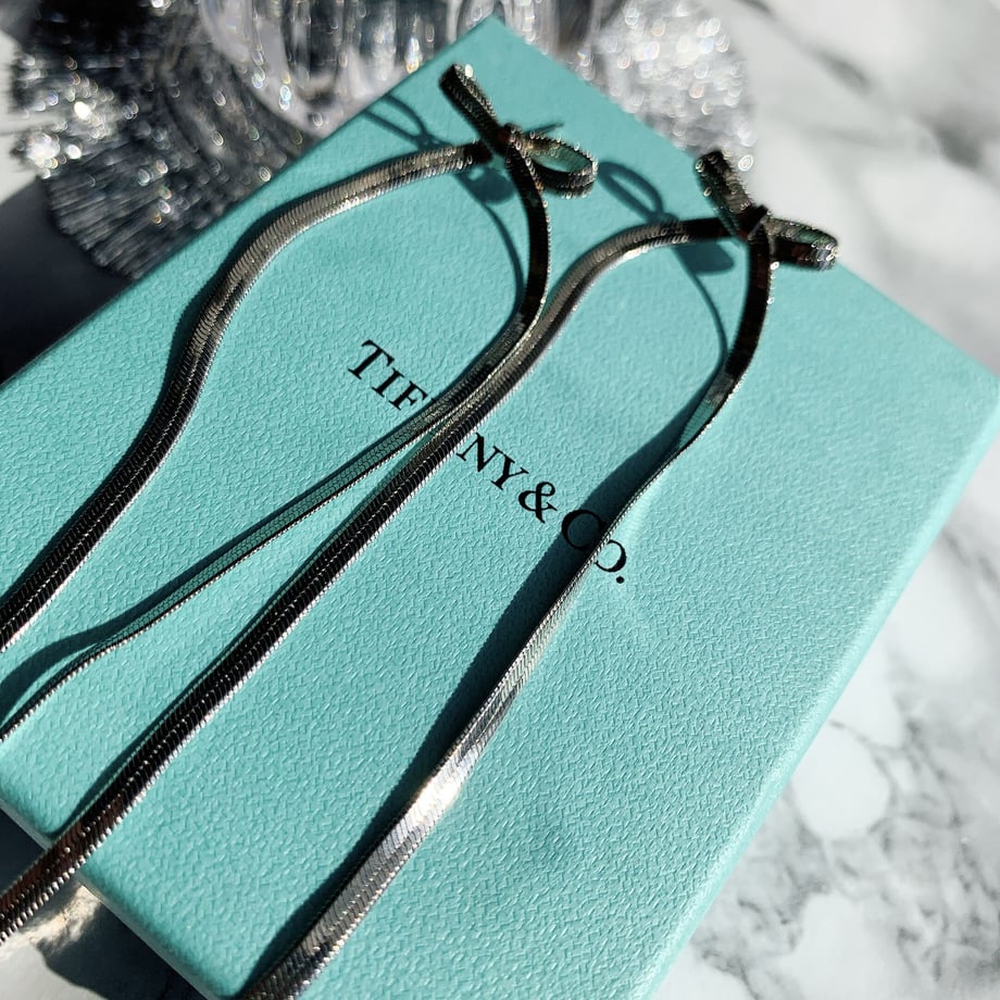 5bd1844d50bbc33ab20004b7