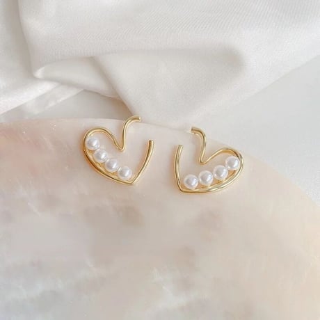 heart hoop pearl pierce