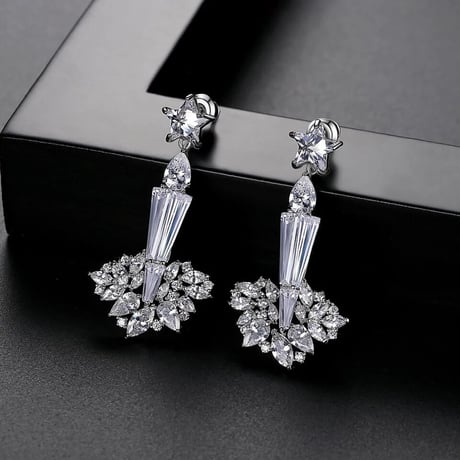 star chandelier pierce