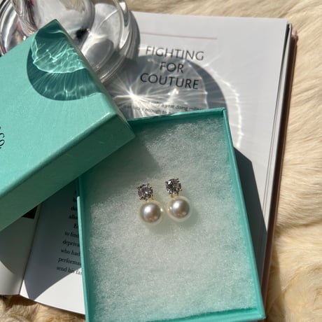 stone × pearl pierce