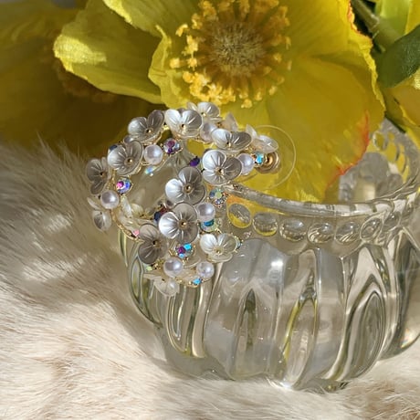 flower ×  pearl stone hoop pierce