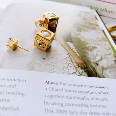cube in pearl catch  pierce