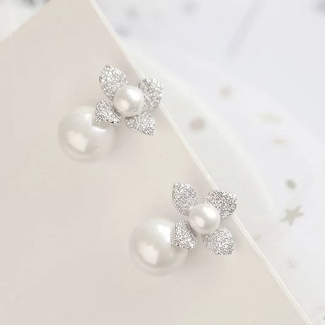 flower × pearl pierce