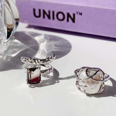 square baroque pearl ring