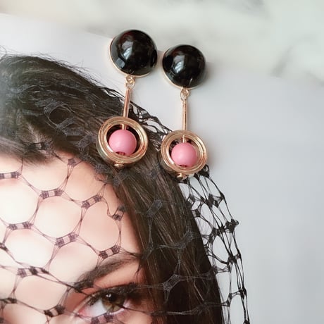 black × pink circl pierce