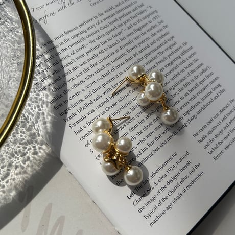 gold × pearl pierce