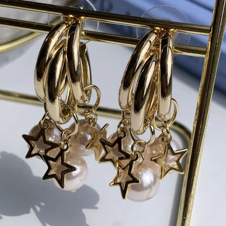 pearl × star hoop pierce