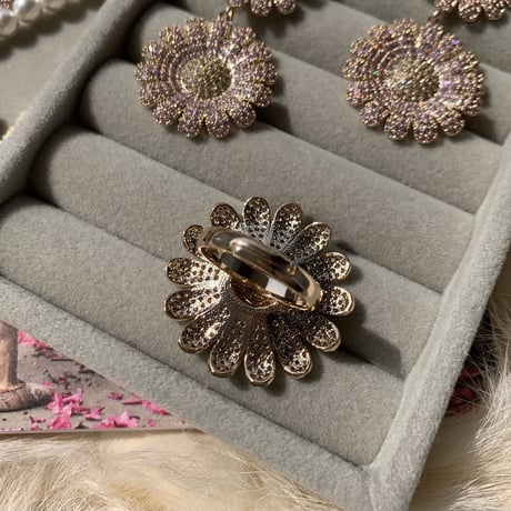 marguerite pink stone ring