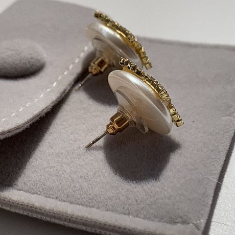 pearl × star point pierce