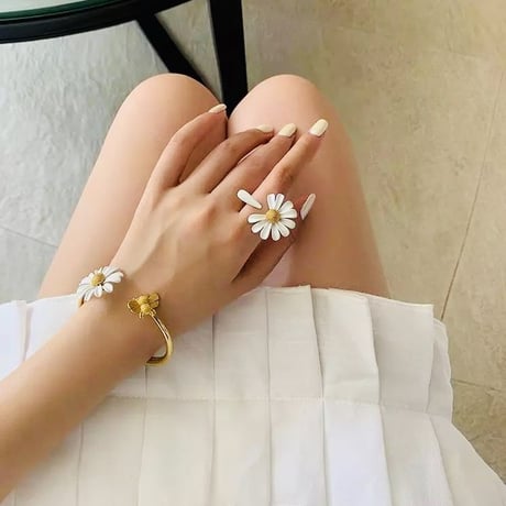 daisy × bee bangle