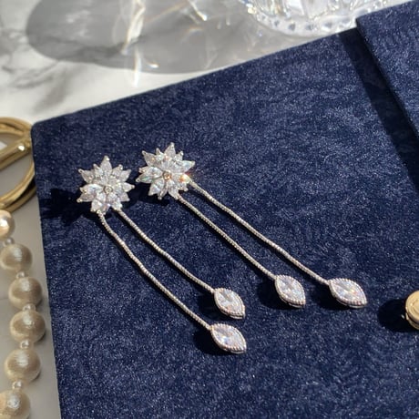 flower × leaf long chain pierce