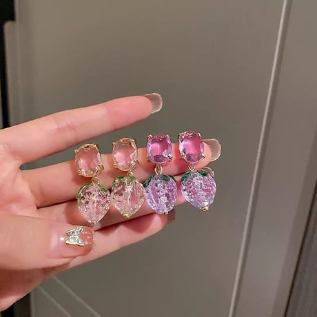 clear strawberry pierce
