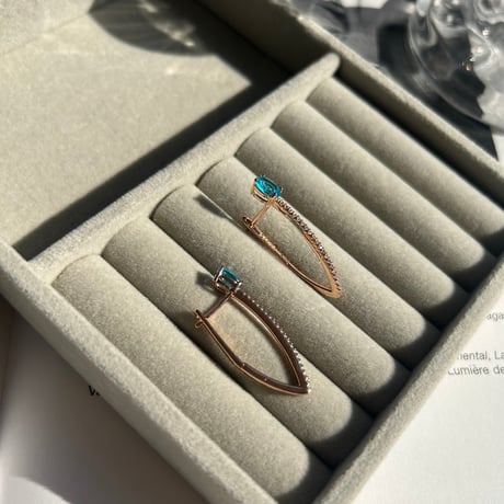 blue stone × pink gold pierce