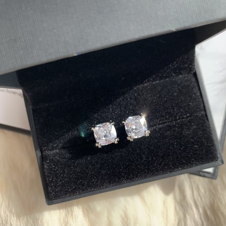 stone one point pierce