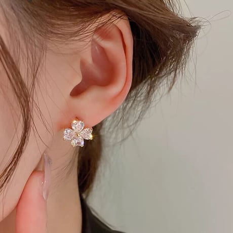 flower stone point hoop pierce