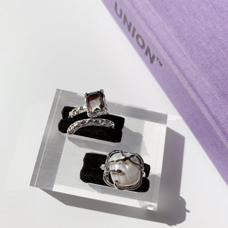square baroque pearl ring