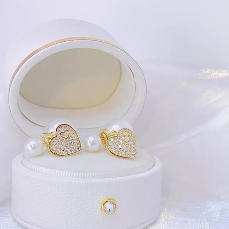 heart double  pearl catch pierce