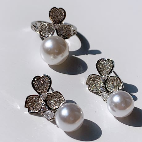 clover ×  pearl open ring