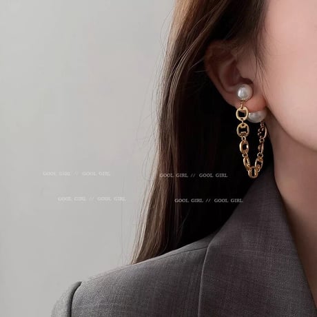 pearl × chain pearl catch pierce