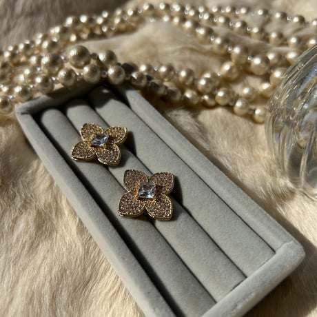 flower stone gold pierce