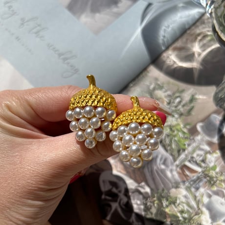 vintage pearl strawberry pierce