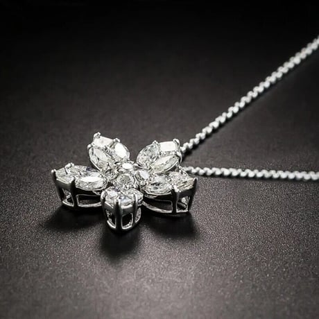 zirconia  flower stone necklace