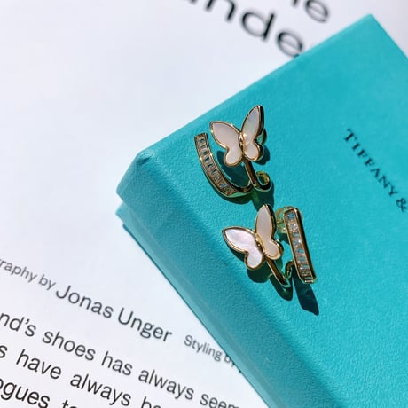 stone × shell butterfly  pierce