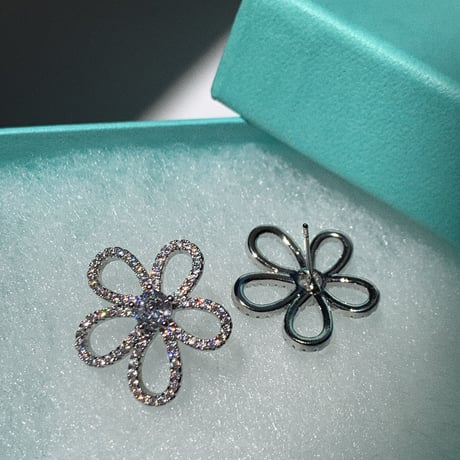 flower stone pierce