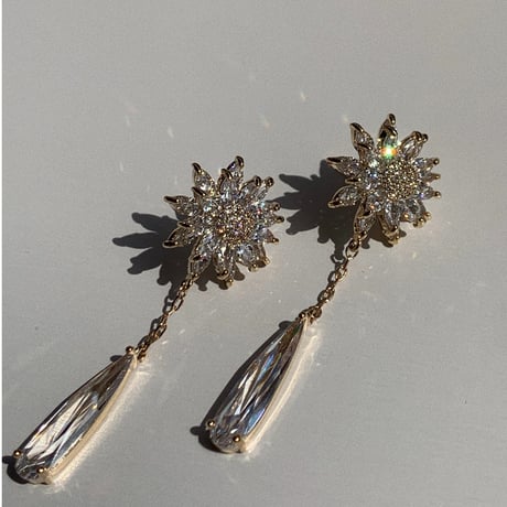 daisy long stone  pierce